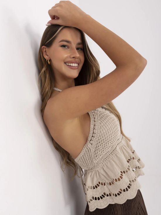 Top beige boho con motivo in pizzo