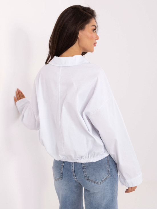 Camicia bianca in cotone con tasche