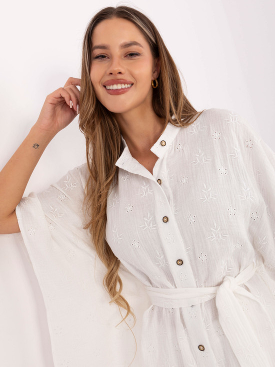 Completo bianco con maniche 3/4 e pantaloni corti