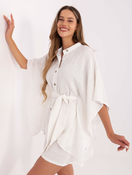 Completo bianco con maniche 3/4 e pantaloni corti