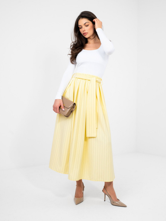 Blusa bianca a maniche lunghe con fodera