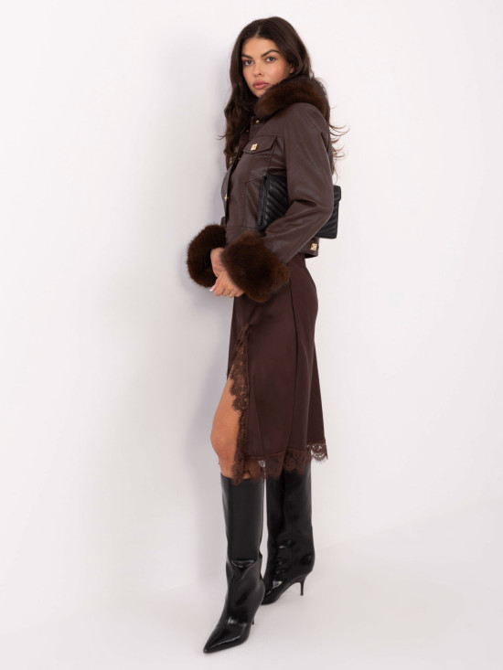 Giacca corta marrone in ecopelle con fodera