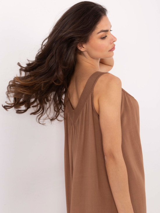 Abito oversize marrone con scollatura a V