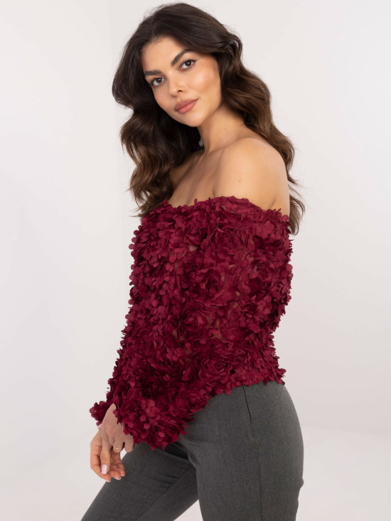 Elegante blusa bordeaux con spalle scoperte