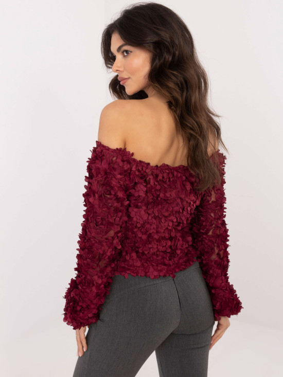 Elegante blusa bordeaux con spalle scoperte