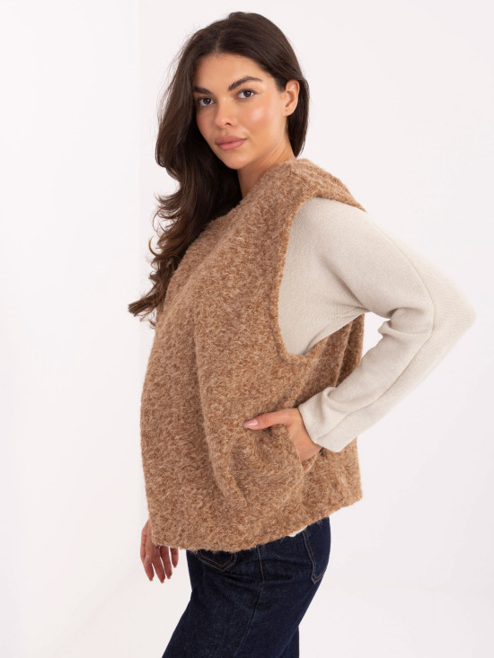 Gilet marrone in maglia con tasche