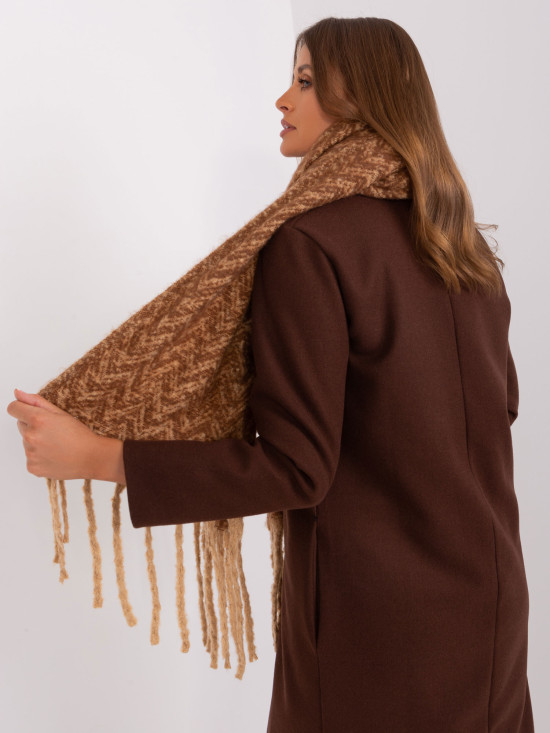 Sciarpa geometrica marrone con frange