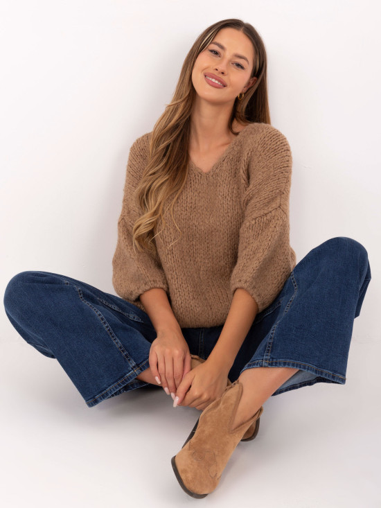 Maglione camel elegante con maniche 3/4
