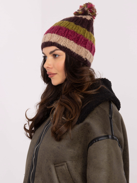 Cappello beige a righe con pompon