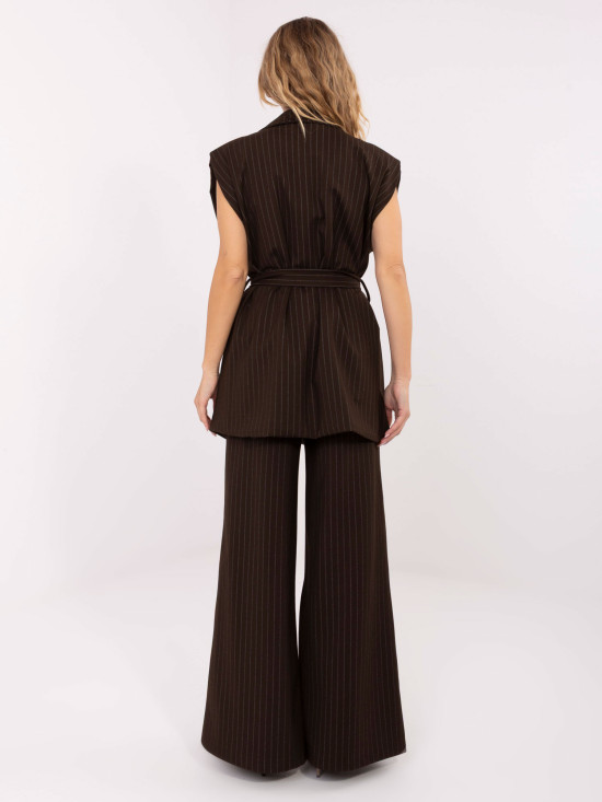 Gilet elegante marrone a righe con cintura