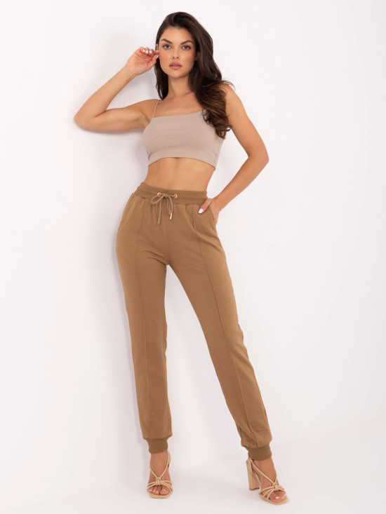 Pantaloni sportivi eleganti in colore camel