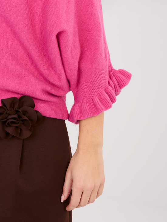 Ružičasti pulover s 3/4 rukavima i volanom