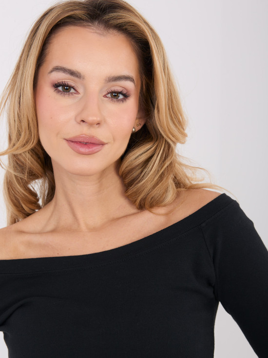 Blusa nera in cotone con spalle scoperte