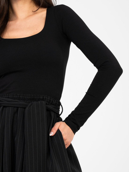 Blusa nera in cotone con maniche lunghe e fodera