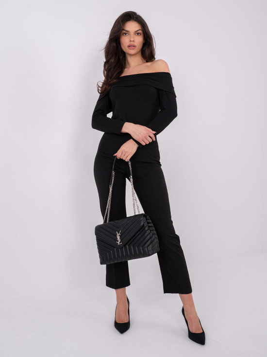 Crna bluza s otkrivenim ramenima i 3/4 rukavima