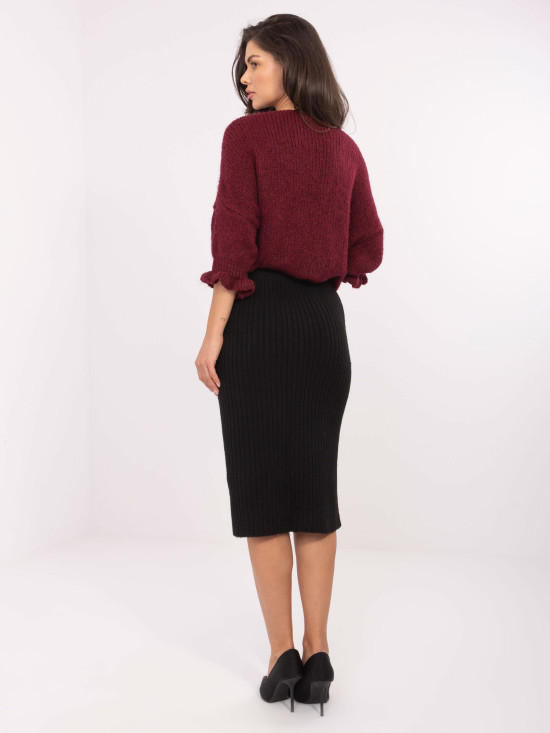 Elegantna crna midi suknja