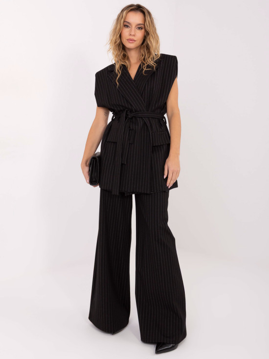 Gilet nero elegante a righe con cintura