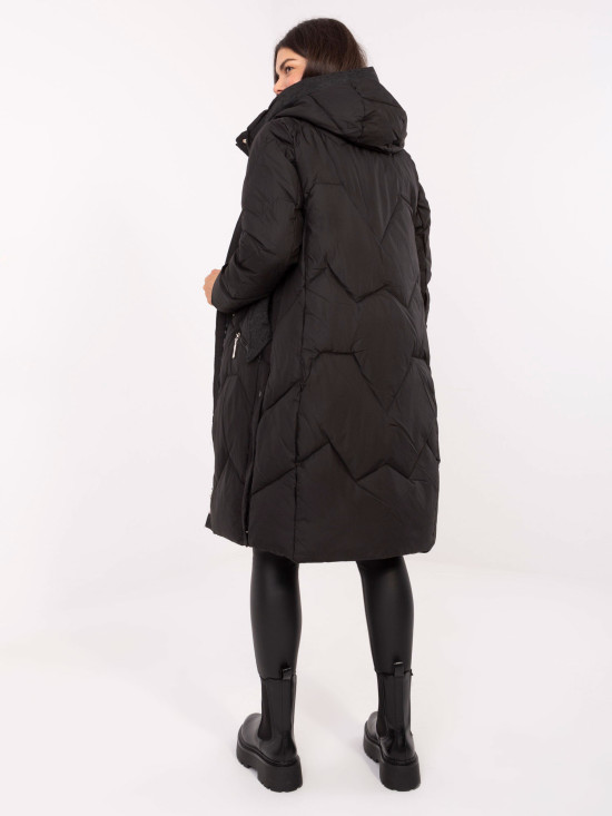 Cappotto lungo nero trapuntato con cappuccio
