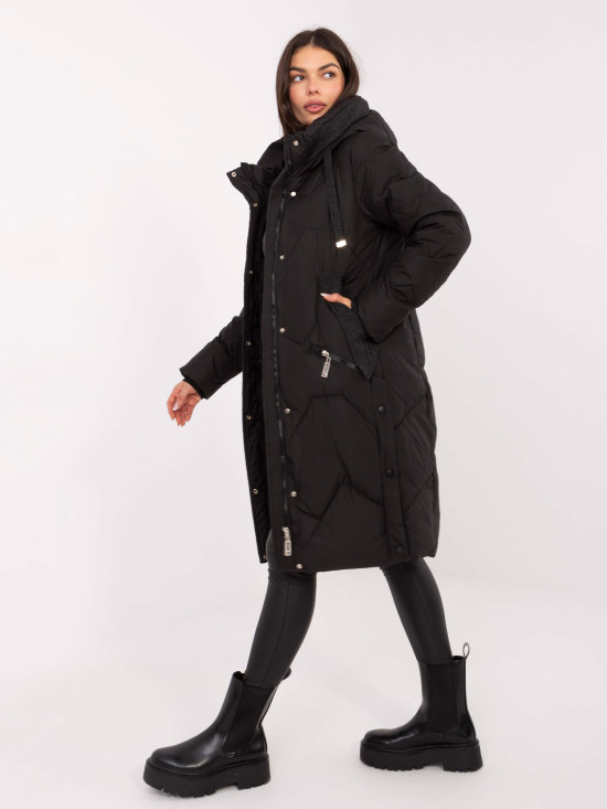 Cappotto lungo nero trapuntato con cappuccio