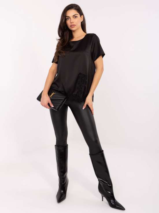 Elegante blusa nera con pizzo