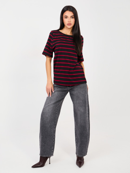 T-shirt multicolore a righe con maniche corte