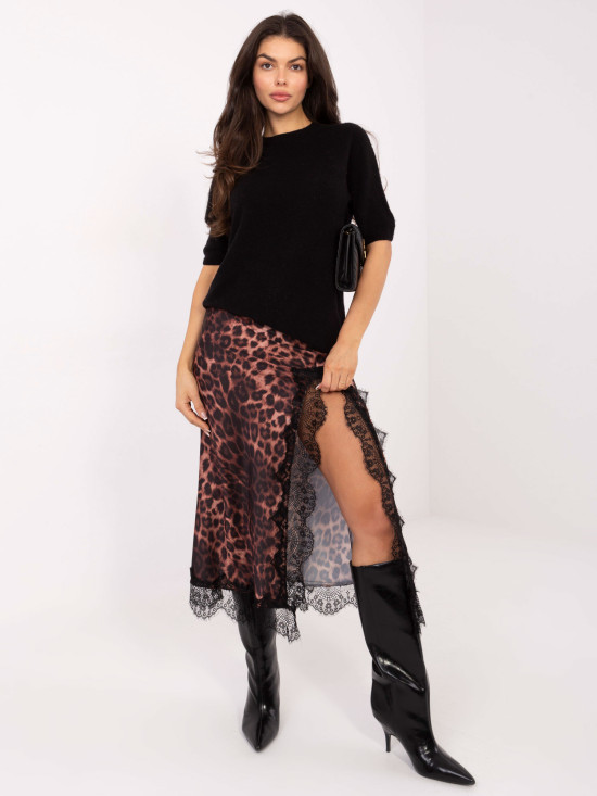 Crni pulover s kratkim rukavima i okruglim izrezom