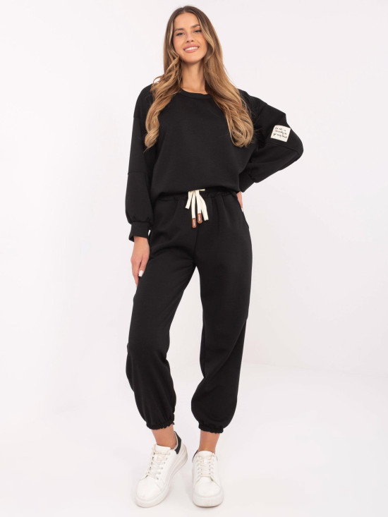 Stilski crni komplet