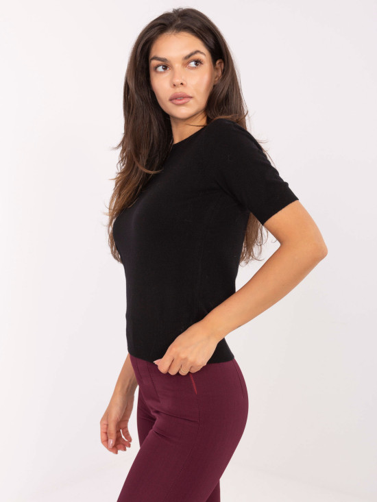 Elegantna crna majica