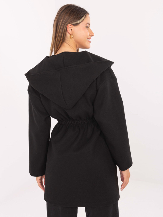 Cappotto nero da mezza stagione con cappuccio e cintura