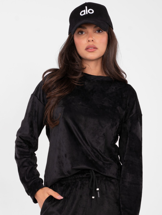 Crni ženski komplet s dugim rukavima i ukrasnim detaljima