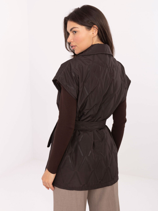 Gilet trapuntato elegante con cintura in marrone