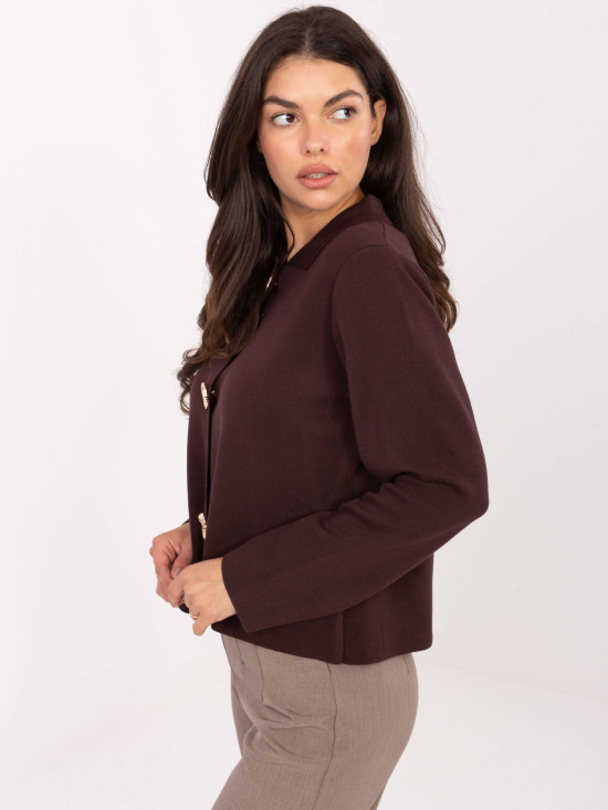 Elegante maglione marrone con colletto e chiusura a bottoni a pressione