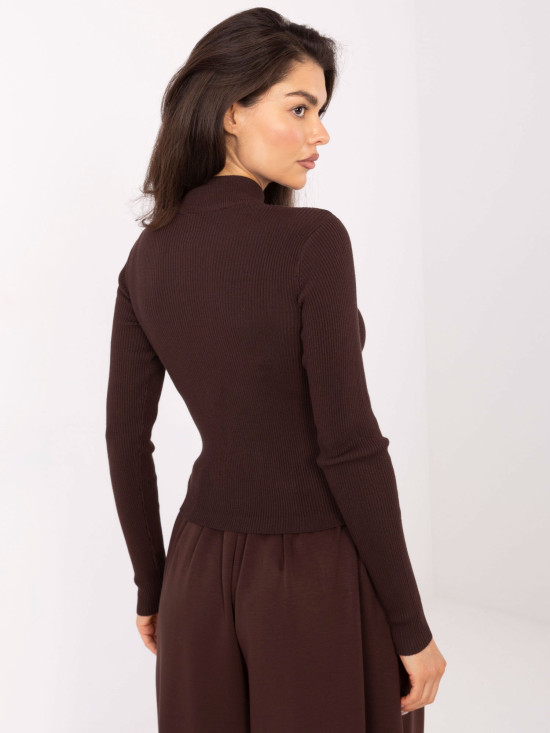 Maglione dolcevita marrone a costine