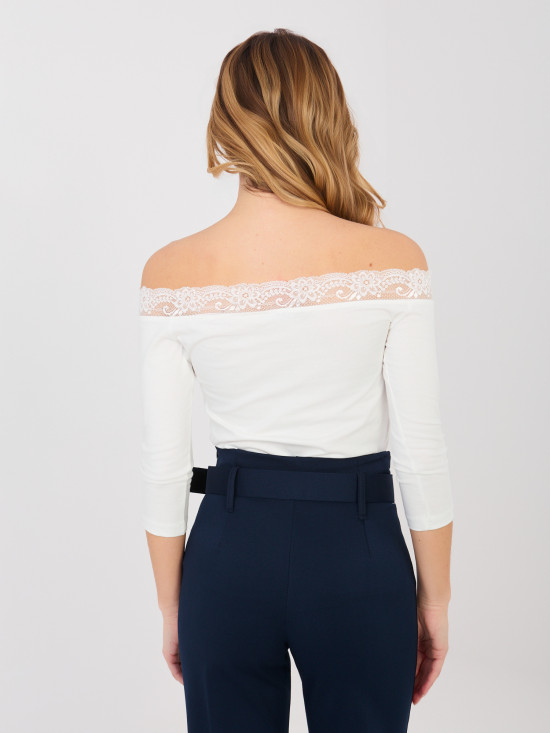 Blusa elegante con pizzo e scollo a spalle scoperte, ecru