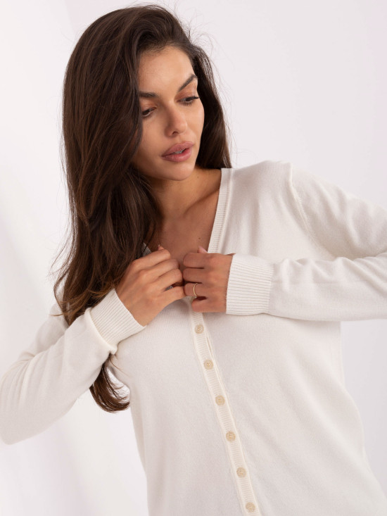 Elegantni ecru pulover s V-izrezom