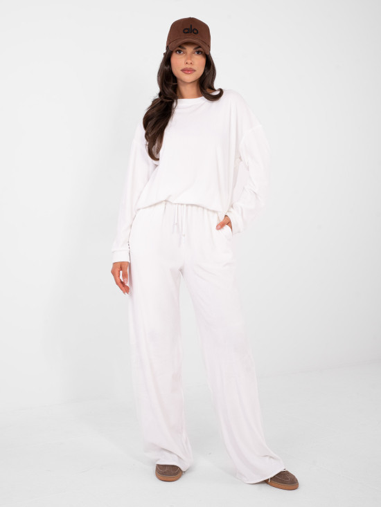 Ženski ecru komplet s dugim rukavima i ukrasnim detaljima