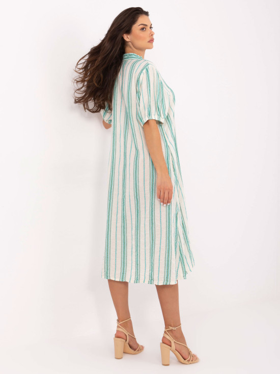 Abito estivo oversize con scollatura a V