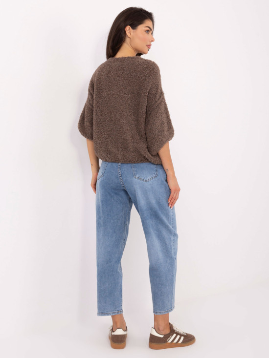 Elegantni bež pulover s 3/4 rukavima i gumbima