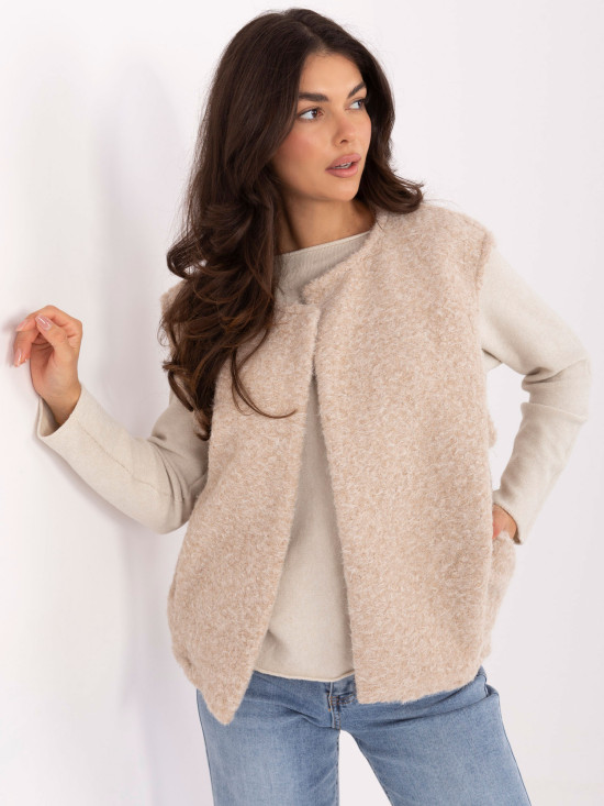 Gilet beige in maglia con tasche
