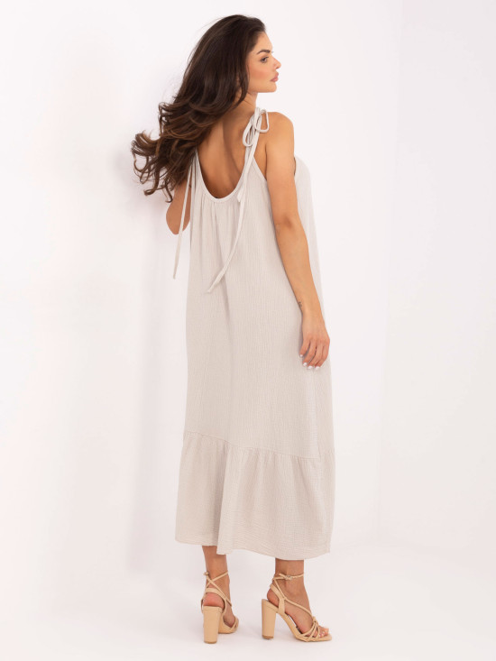Abito beige svasato con volant