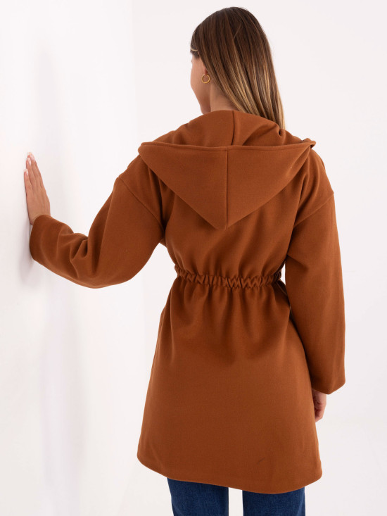 Cappotto beige da mezza stagione con cappuccio e cintura