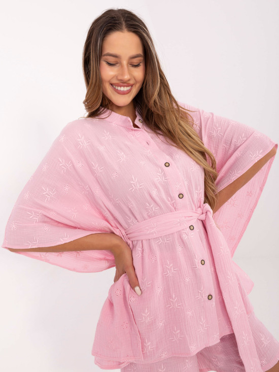 Completo elegante in rosa chiaro