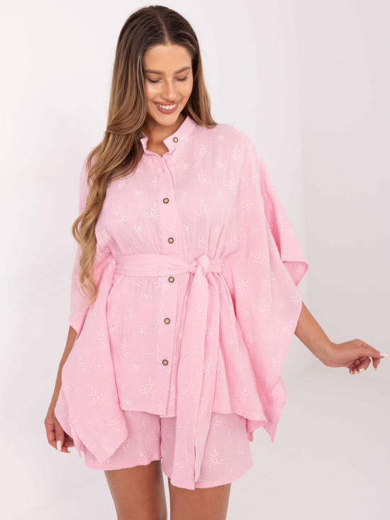 Completo elegante in rosa chiaro