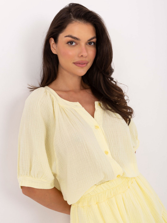 Completo elegante in giallo brillante