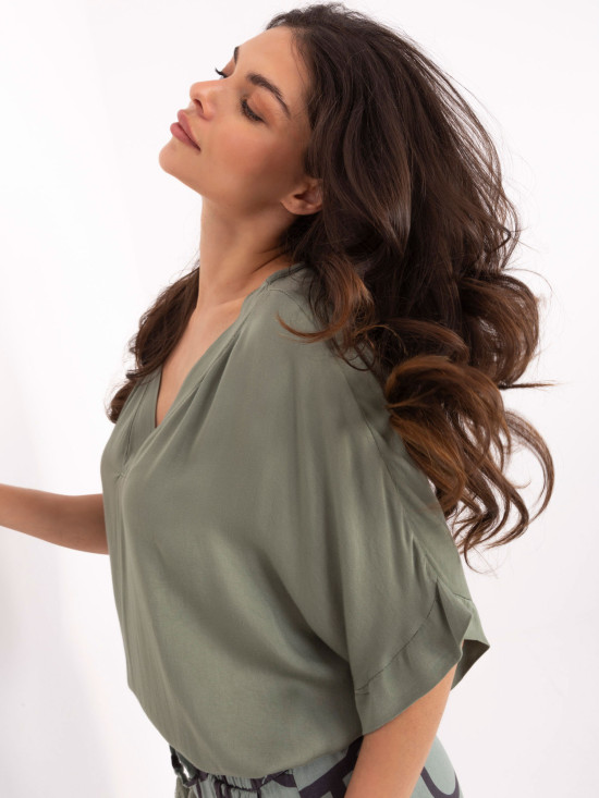 Stilizirana khaki bluza s 3/4 rukavima