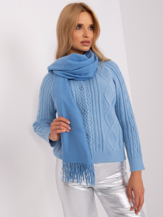 Sciarpa blu lavorata a maglia con frange