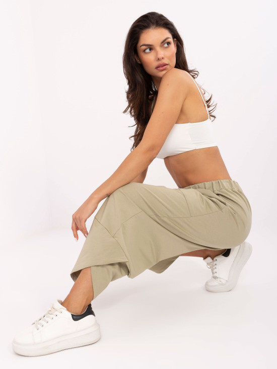 Pantaloni sportivi eleganti in verde oliva
