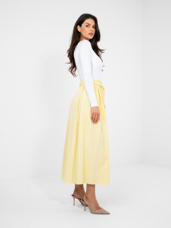 Gonna midi gialla elegante a righe con cintura