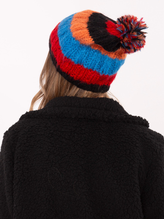 Cappello a righe con pompon