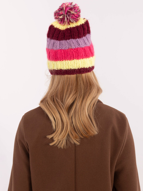 Cappello elegante con righe e pompon